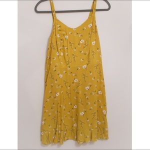 Old Navy Patterned Yellow Dress M